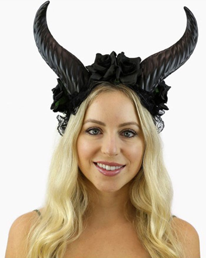 Horns with Floral Décor and Veil